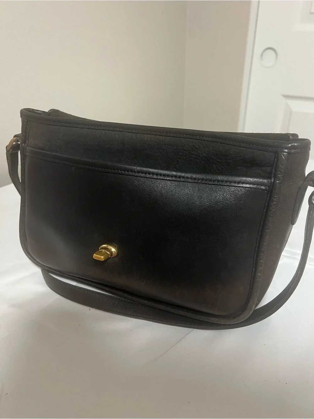 Vintage Coach 9790 Legacy City Turn Lock Flap Shoulder Crossbody Leather Bag